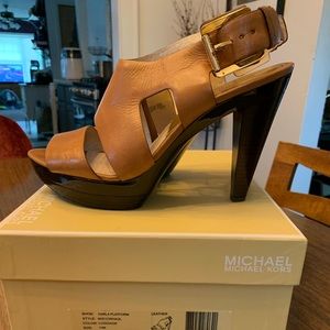 Michael Kors Carla platform shoe